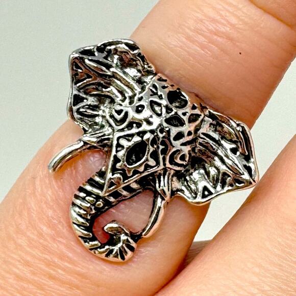 Women's Boho Indian Elephant Symbol Ring Silver Tone Metal Fashion Jewelry - Picture 1 of 5
